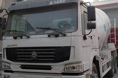 中国重汽 HOWO 336马力 6X4 混凝土搅拌车(青专牌)(QDZ5258GJBA)