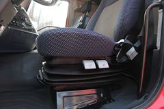 解放 J6M重卡 330马力 6X2 牵引车(CA4250P63K2T3E)