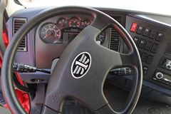 解放 J6P重卡 420马力 6X4 牵引车(危险品运输)(CA4250P66K24T1A3HE)