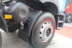 青岛解放 新悍威(J5M)重卡 330马力 6X2 牵引车(轻量化)(CA4227P1K2T3AEA82)