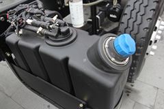 青岛解放 新大威重卡 280马力 8X4 9.5米栏板载货车(SCR)(CA1311P2K2L7T4E4A80)