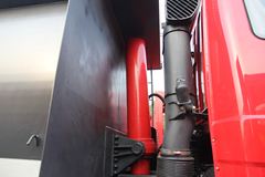 一汽柳特 龙威(L5P)重卡 350马力 6X4 6.2米自卸车(LZT3255P2K2E3T1A92)