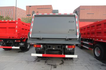 龙威L5P&nbsp;自卸车外观                                                图片