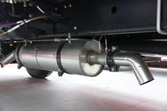 青岛解放 赛龙中卡 140马力 4X2 6.8米排半栏板载货车(SCR)(CA1169PK2L2E4A80)