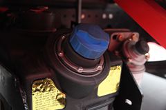 青岛解放 赛龙中卡 140马力 4X2 6.8米排半栏板载货车(SCR)(CA1169PK2L2E4A80)