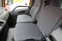 青岛解放 新悍威(J5M)重卡 270马力 8X4 6.8米自卸车(CA3300P1K2L3T4EA80)