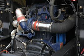 新悍威J5M&nbsp;自卸车底盘                                                图片