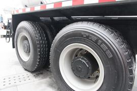 解放J6P&nbsp;混凝土搅拌车底盘                                                图片