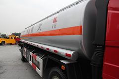 一汽解放 奥龙(J6M) 240马力 6X2 油罐车(龙帝牌)