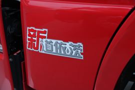 一汽解放底盘 油罐车外观图片