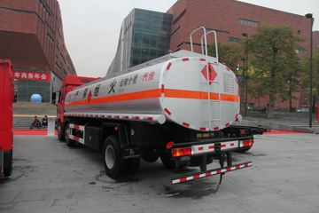 一汽解放底盘&nbsp;油罐车外观图片