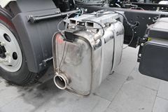 一汽解放 J6L中卡 180马力 4X2 7.7米厢式载货车底盘(CA5160XXYP62K1L5A2E4)(底盘)