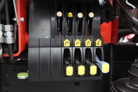 解放J6M&nbsp;随车吊底盘图片