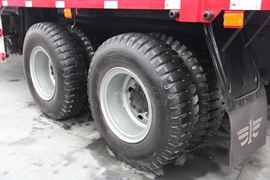 解放J6M&nbsp;随车吊底盘图片