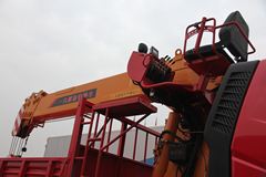 一汽解放 J6M 260马力 6X4 随车吊(CA5250QSYP63K1L5T1E4)