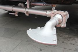 解放J6P&nbsp;洒水车/喷洒车底盘图片