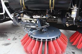 解放J6P&nbsp;洒水车/喷洒车底盘图片