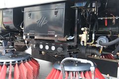 一汽解放 J6P 160马力 4X2 洒水车(CA1160P62K1L4E)