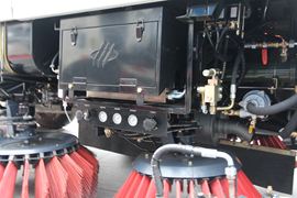 解放J6P&nbsp;洒水车/喷洒车底盘图片