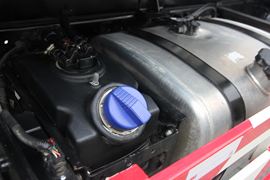 解放J6L&nbsp;垃圾运输车底盘图片