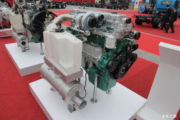 锡柴CA6DL2-29E4 290马力 8.6L 国四 柴油发动机