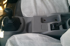 中国重汽HOWO 悍将 115马力 3.8米排半栏板轻卡 中国重汽HOWO 悍将 115马力 3.8米排半栏板轻卡