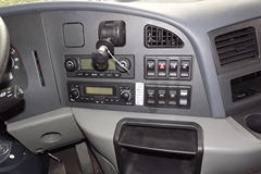 青岛解放 新大威重卡 280马力 8X4 9.5米仓栅式载货车(CA5311XXYP2K2L7T4EA80-1)