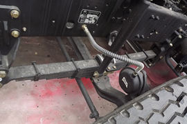 新大威&nbsp;载货车底盘                                                图片