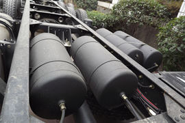 新大威&nbsp;载货车底盘                                                图片