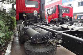 新大威&nbsp;载货车底盘                                                图片