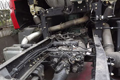 青岛解放 新大威重卡 280马力 8X4 9.5米仓栅式载货车(CA5311XXYP2K2L7T4EA80-1)