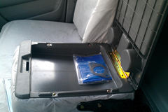 重汽HOWO 悍将 115马力 4.8米排半栏板载货车(ZZ1087D3814C180)