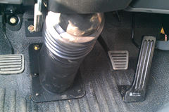 重汽HOWO 悍将 115马力 4.8米排半栏板载货车(ZZ1087D3814C180)