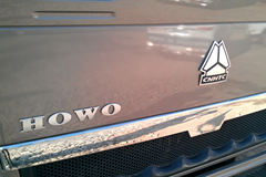 重汽HOWO 悍将 115马力 4.8米排半栏板载货车(ZZ1087D3814C180)