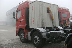陕汽重卡 德龙M3000 336马力 6X2 LNG牵引车(SX4256GR279TL)
