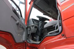 青岛解放 途V重卡 310马力 6X2 牵引车(CA4226P2K2T3EA82)