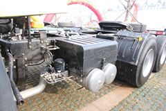 青岛解放 途V重卡 330马力 6X4 牵引车(CA4258P2K2T1EA80)