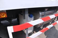 中国重汽 汕德卡 SITRAK C5H重卡 280马力 8X4 9.5米厢式载货车(ZZ5316XXYM466GD1)