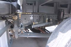 中国重汽 汕德卡 SITRAK C5H重卡 280马力 8X4 9.5米厢式载货车(ZZ5316XXYM466GD1)
