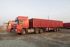 中国重汽 HOWO重卡 375马力 6X4 牵引车(ZZ4257N3247C1)