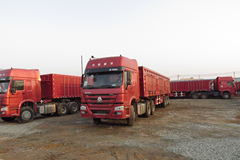 中国重汽 HOWO重卡 375马力 6X4 牵引车(ZZ4257N3247C1)