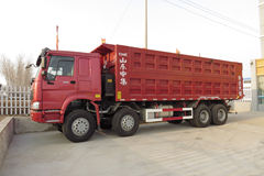中国重汽 HOWO重卡 336马力 8X4 8米自卸车(ZZ3317N4267C1)