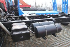 解放 J6L中卡 160马力 4X2 仓栅式载货车(CA5160CLXYP62K1L4A2E)