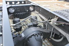 青岛解放 赛龙中卡 194马力 4X2 7.2米排半厢式载货车(CA5160XXYPK2L5NA80-3)