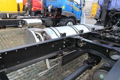 青岛解放 赛龙中卡 194马力 4X2 7.2米排半厢式载货车(CA5160XXYPK2L5NA80-3)