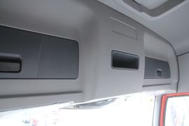 新悍威J5M&nbsp;牵引车驾驶室                                               图片