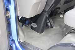 江铃凯锐800 120马力 3.7米排半厢式轻卡(基本款)