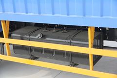 江铃凯锐800 120马力 3.7米排半厢式轻卡(基本款)