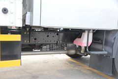 江铃 凯锐800 基本版 120马力 3.2米双排栏板轻卡(JX1043TSG23)