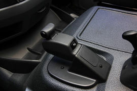 奔驰Atego&nbsp;载货车驾驶室                                               图片